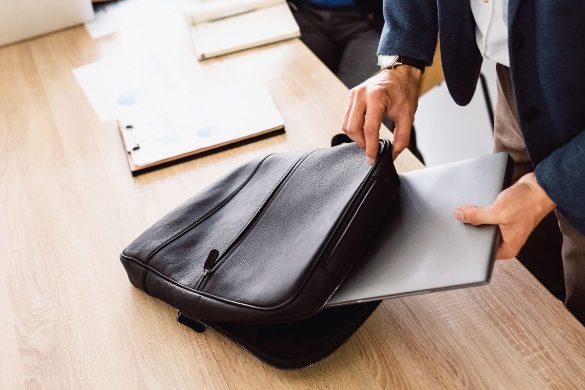 How to Safely Travel with Laptop Carry On