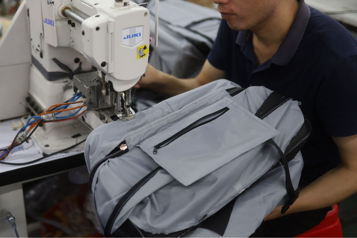 Using sewing backpacks with a high-speed sewing machine
